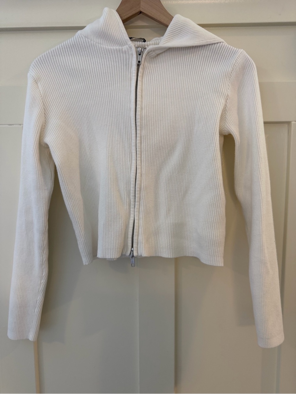 Brandy Melville White Ribbed Zip-Up Hoodie